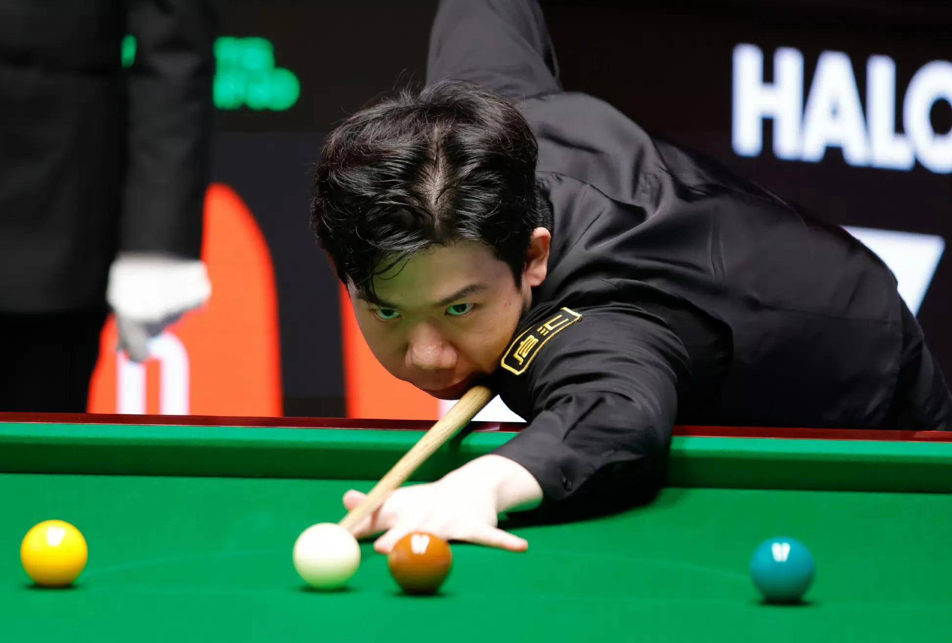 下显得尤为 下显得尤为